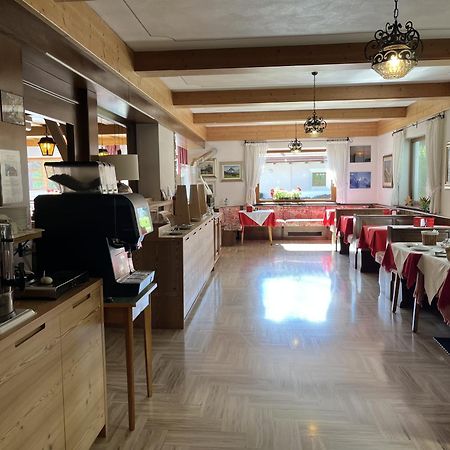 B&B Bucaneve Vigo di Fassa Bagian luar foto