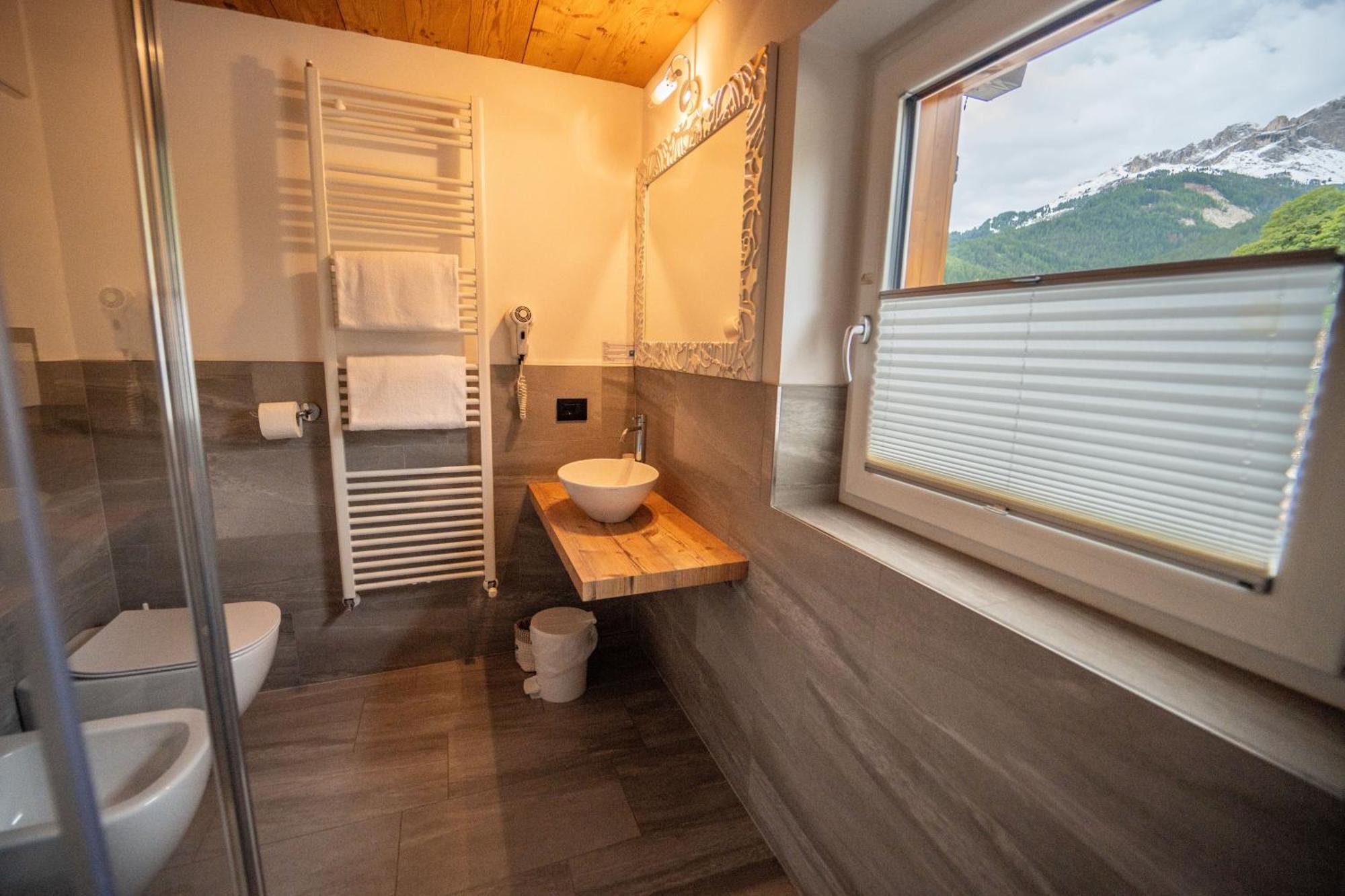 B&B Bucaneve Vigo di Fassa Bagian luar foto