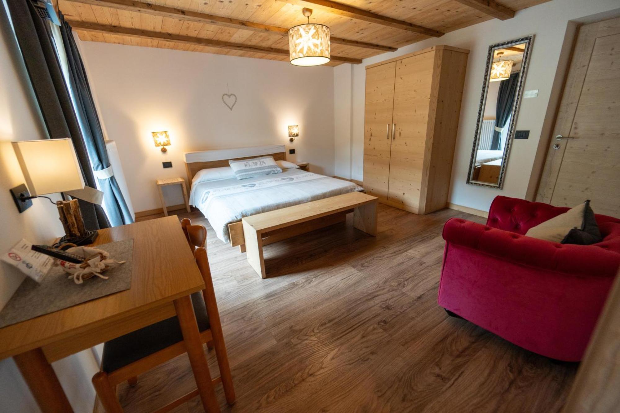 B&B Bucaneve Vigo di Fassa Bagian luar foto