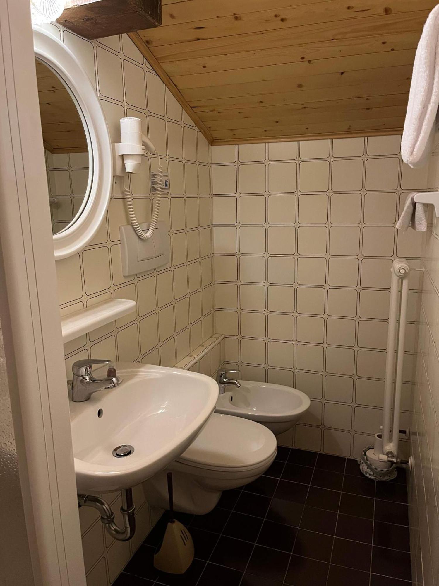 B&B Bucaneve Vigo di Fassa Ruang foto