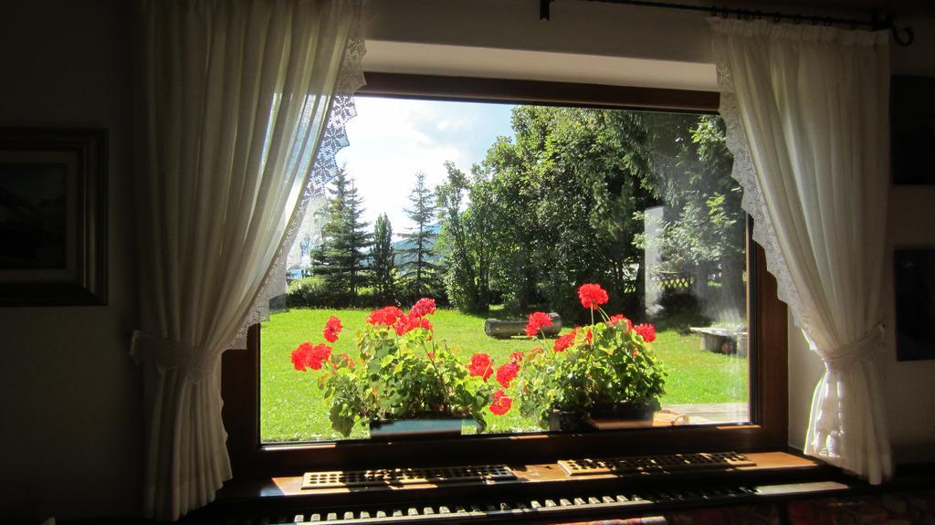 B&B Bucaneve Vigo di Fassa Bagian luar foto